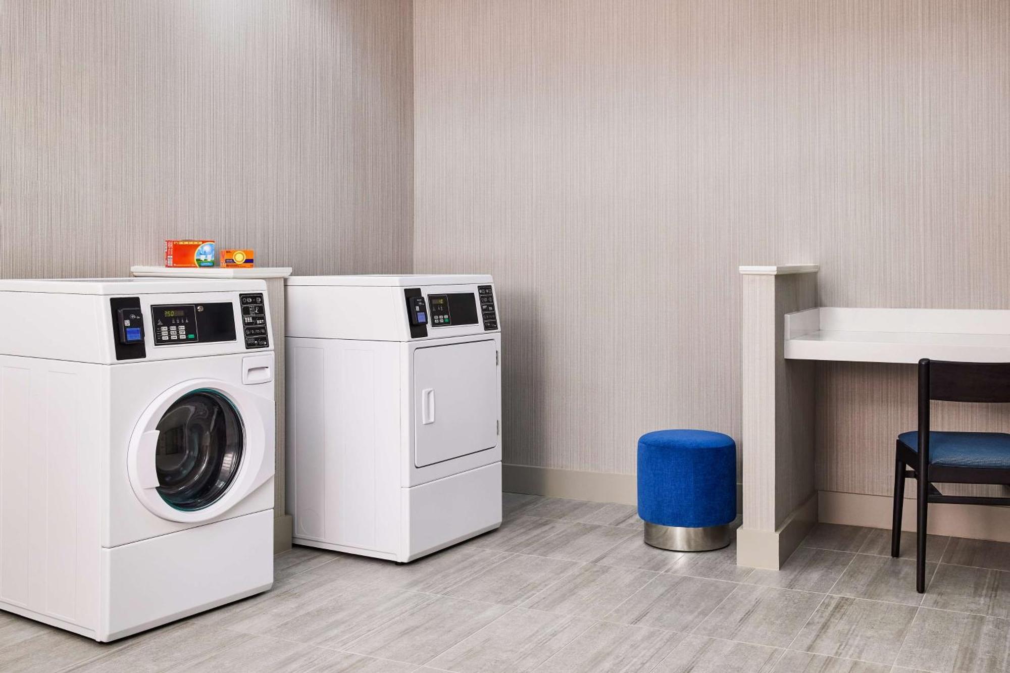 Hilton Garden Inn Tewksbury Andover Экстерьер фото